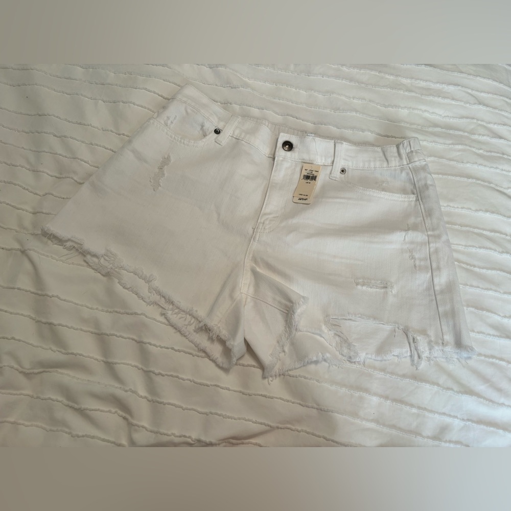 NWT aerie white jean shorts size Medium
